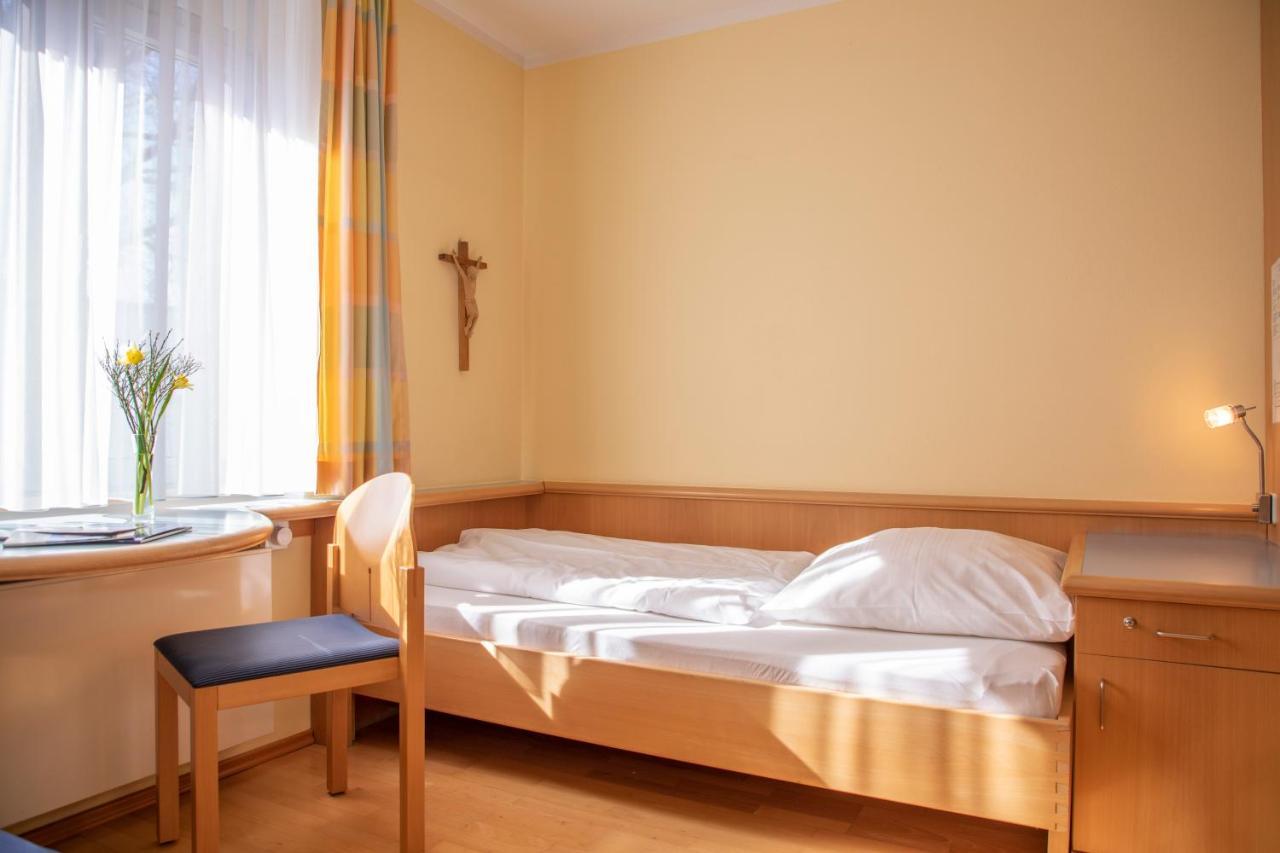 Spectrum Kirche Exerzitien-Und Bildungshaus Auf Mariahilf Passau Luaran gambar