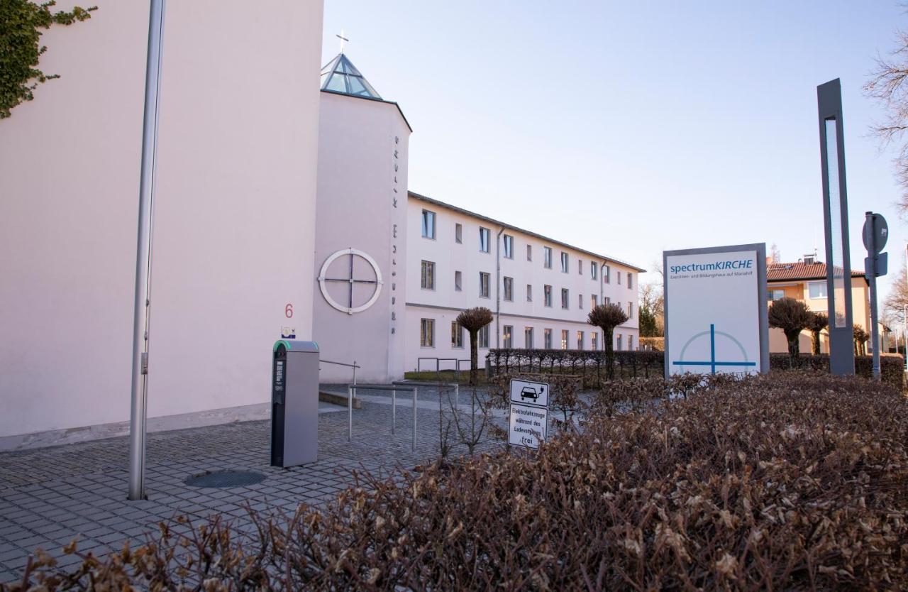 Spectrum Kirche Exerzitien-Und Bildungshaus Auf Mariahilf Passau Luaran gambar