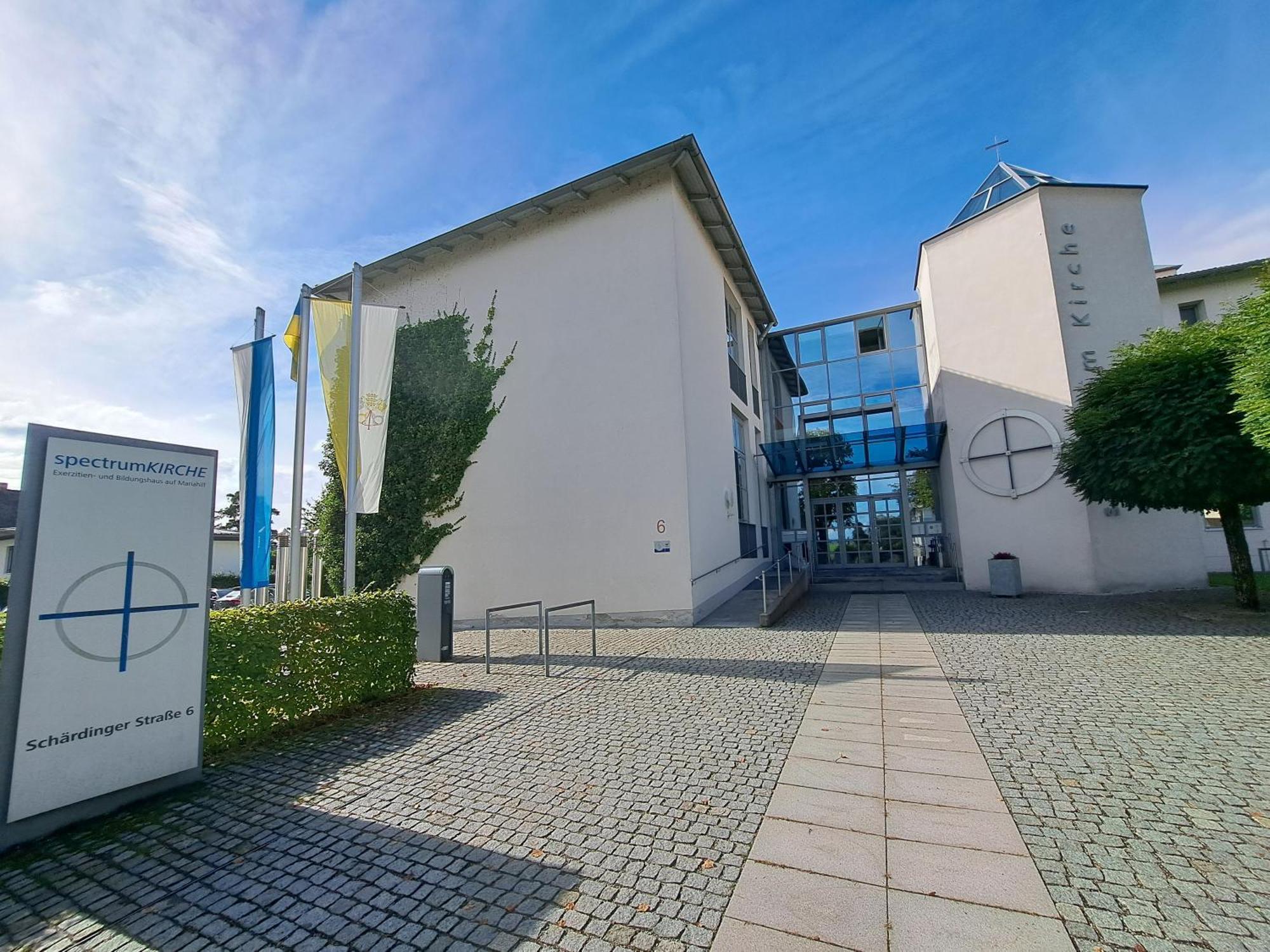 Spectrum Kirche Exerzitien-Und Bildungshaus Auf Mariahilf Passau Luaran gambar