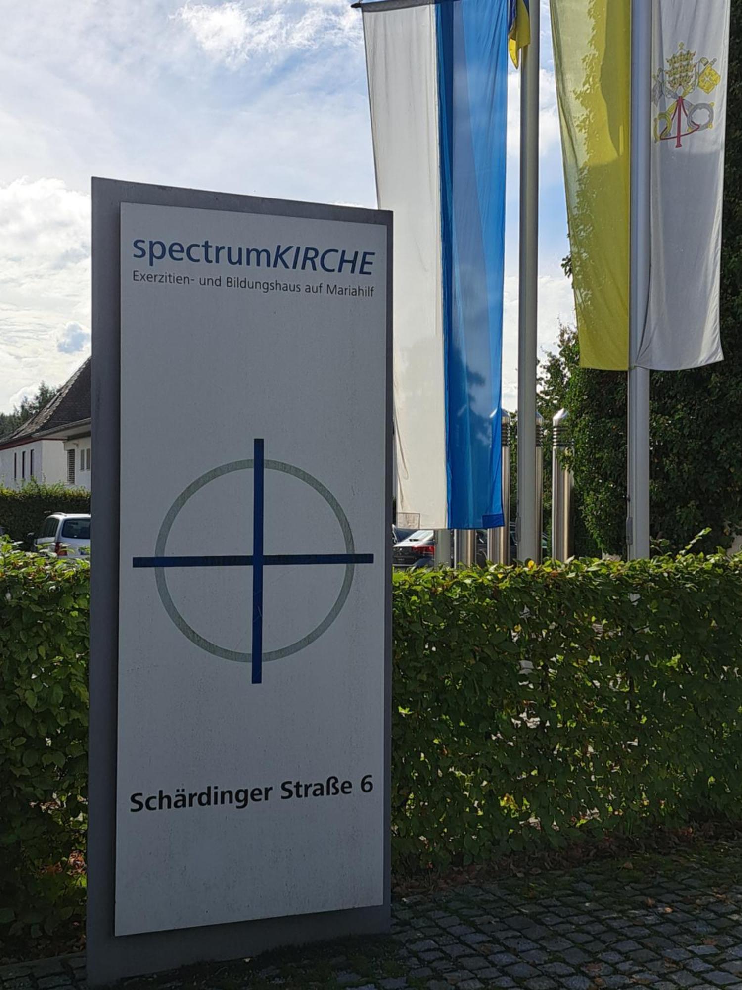 Spectrum Kirche Exerzitien-Und Bildungshaus Auf Mariahilf Passau Luaran gambar
